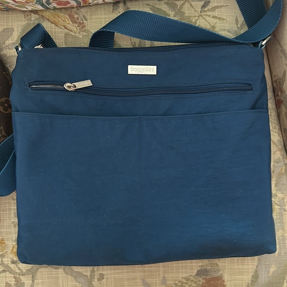 Baggallini Pocket Town Adjustable Strap Crossbody Purse - Picture 1 of 5